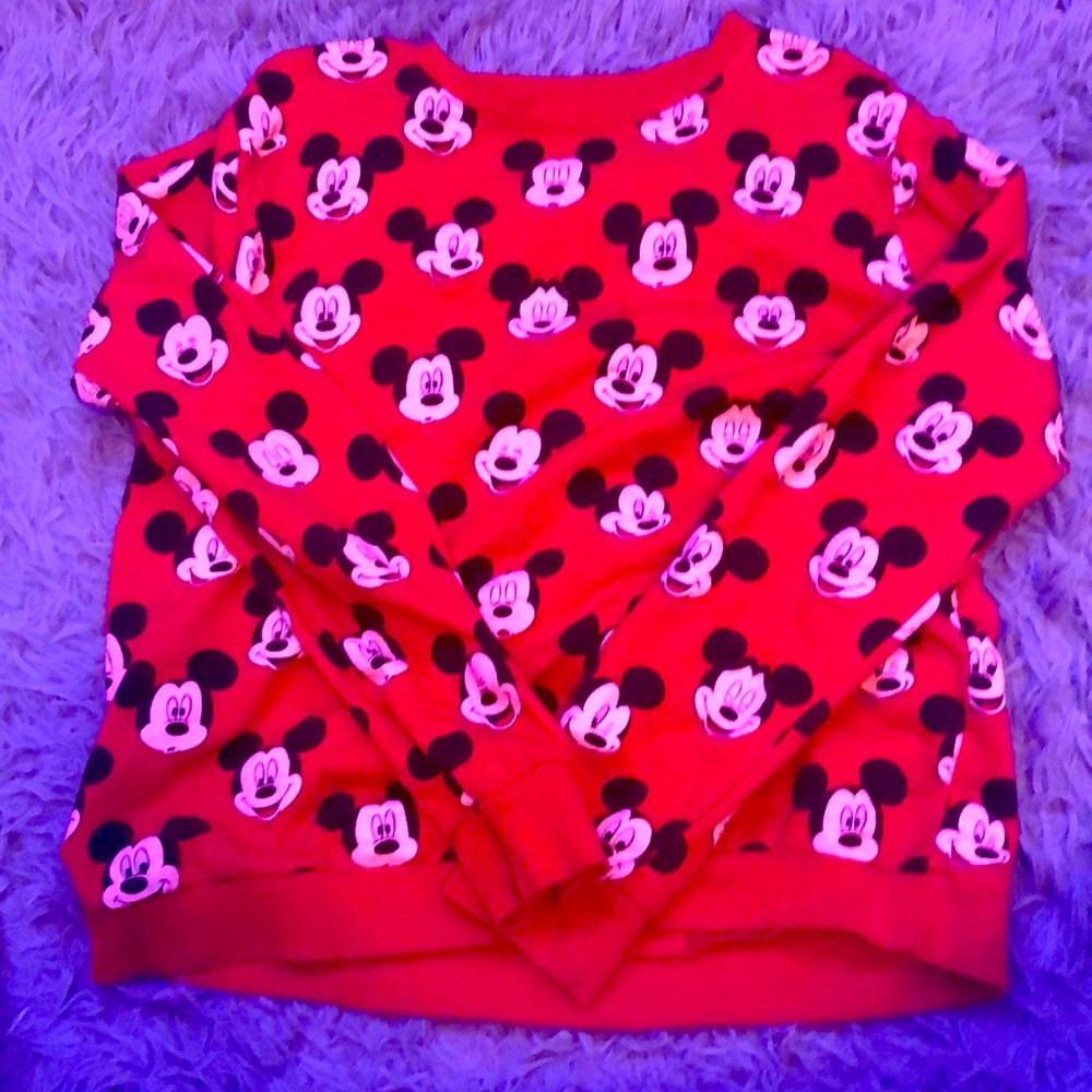 Sweatshirt